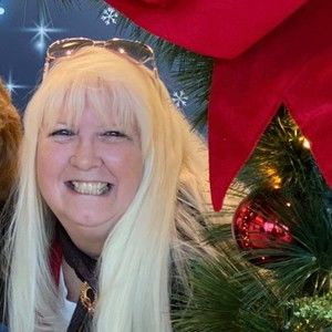 Meet your Posher, Debbie